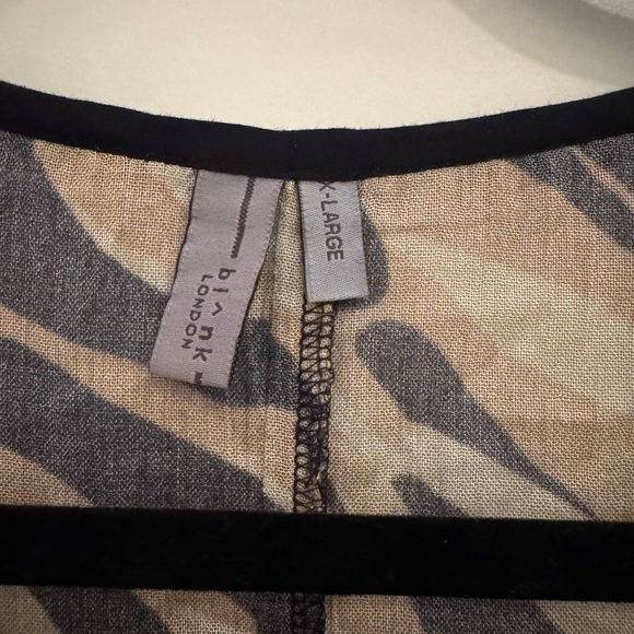 Women's Patrice Tiger Print Blouse - Picture 7 of 7